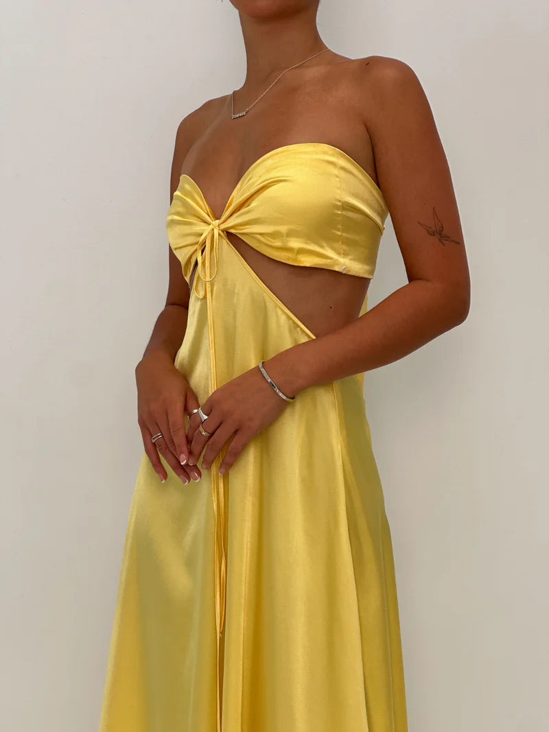 Robe Weitese simple, décolleté en cœur, robe de bal trapèze, taille découpée, sans manches, longueur au sol, dos nu, robe longue à lacets